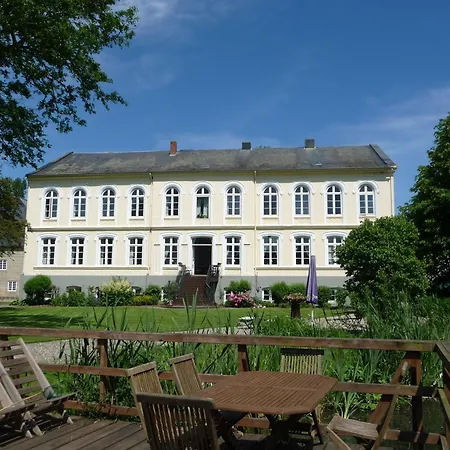 Herrenhaus Gut Oestergaard Çiftlik konaklama